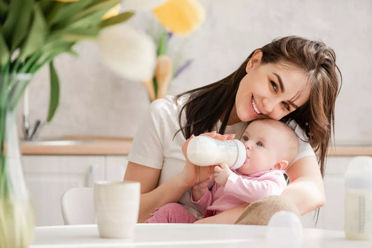 Bébé, allaitement et nutrition : pourquoi le verre change tout